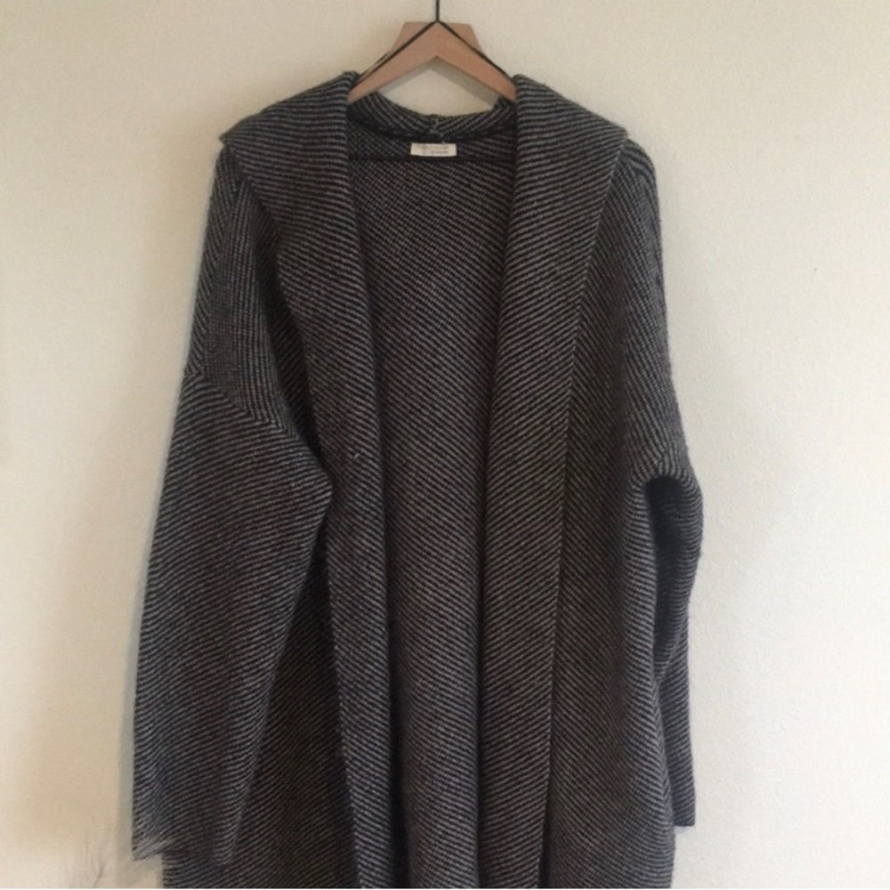 Oversized black and gray cardigan